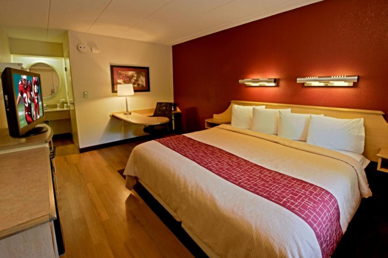 Red Roof Inn Huntington Barboursville Buitenkant foto
