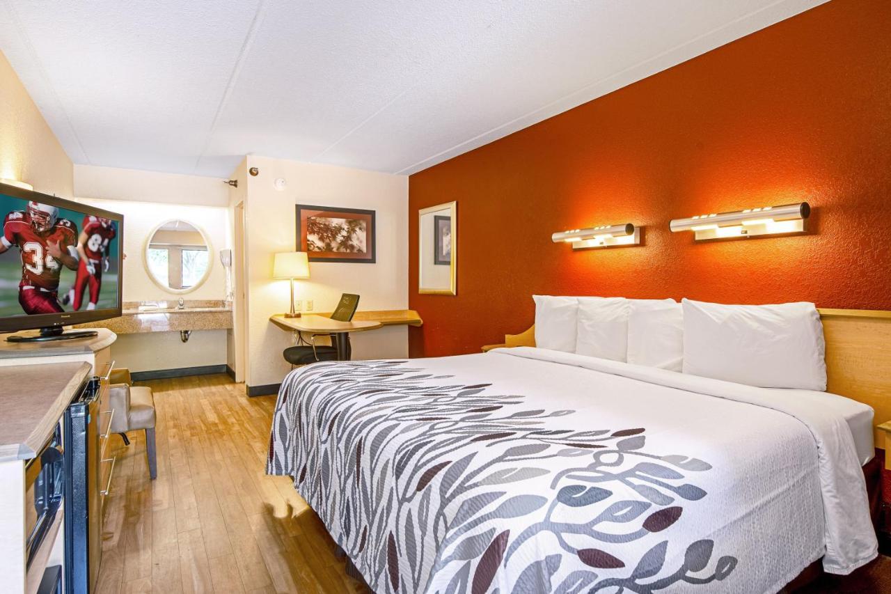 Red Roof Inn Huntington Barboursville Buitenkant foto