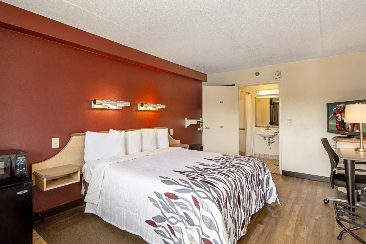 Red Roof Inn Huntington Barboursville Buitenkant foto